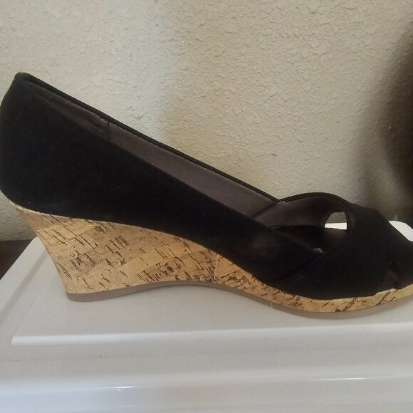 9W Wedges - Picture 3 of 3